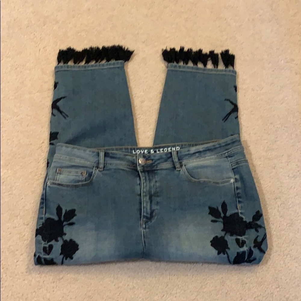 Love & Legend Premium Denim Cropped Jeans